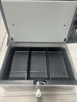 Caja de monedas con cerradura Joma
