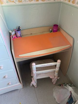Escritorio infantil.
