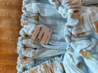 Falda Piupiuchick floral azul, talla 10