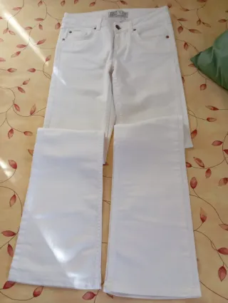 2 Pantalones ZARA blanco, otro azul talla XS/34