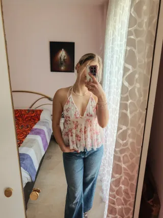 Top halter escote V floral tirantes