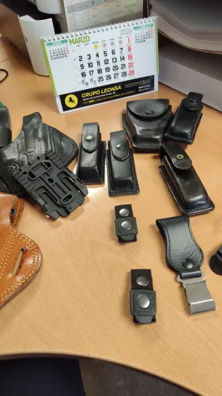 Fundas pistola, alargador cargador y más