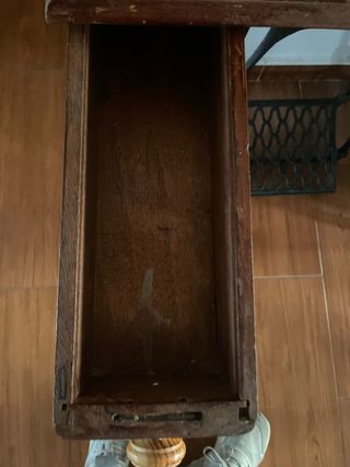 Máquina de coser Singer antigua con tapa