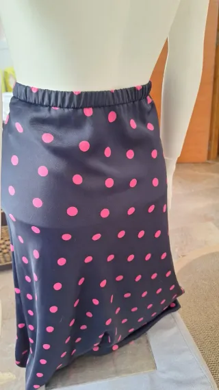 Falda Zara lunares rosa y azul