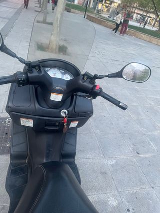 Suzuki Burgman Executive 200