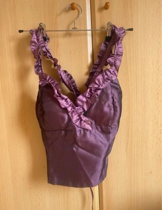 Top fiesta morado volantes