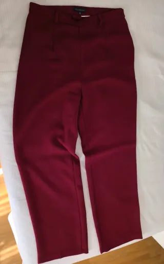 Pantalón de vestir burdeos