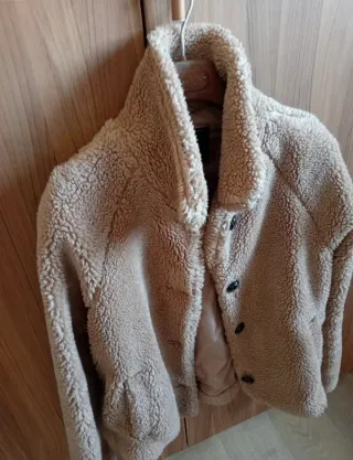 Giacca in ottime condizioni, indissata una volta.