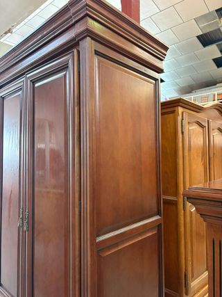 ARMARIO DE MADERA MACIZA