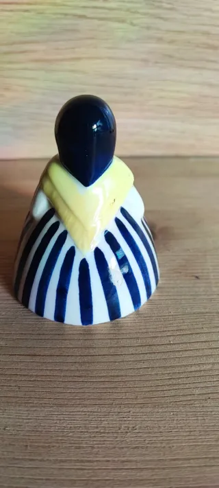 Figura campana de  cerámica