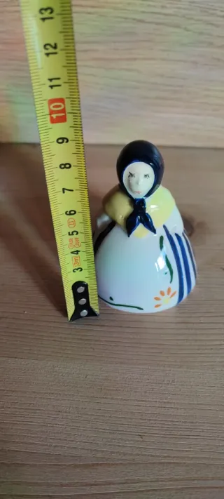Figura campana de  cerámica