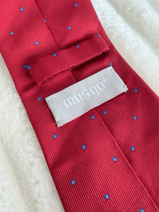 Corbata Musgo Seda Roja Puntos Azules