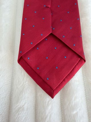 Corbata Musgo Seda Roja Puntos Azules