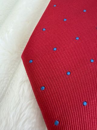 Corbata Musgo Seda Roja Puntos Azules