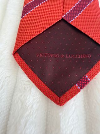 Corbata Victorio & Lucchino Seda Roja