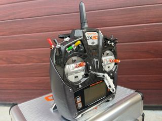 Emisora RC Spektrum DX20