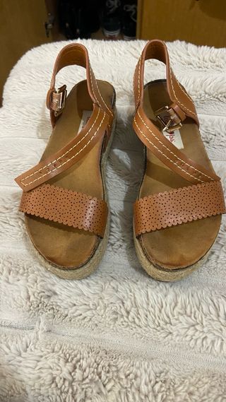 Sandalias cuña esparto marrones