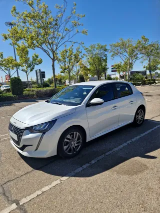 Peugeot 208 2021