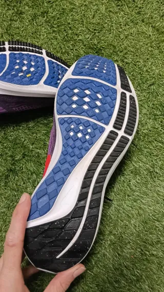 Zapatillas Nike Air Zoom Moradas y Rojas