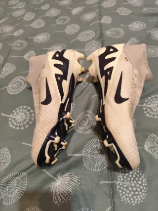 Botas de fútbol Nike Mercurial Beige/Negro