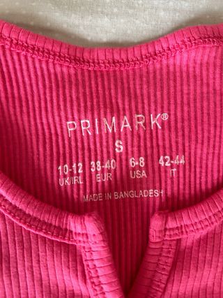 Conjunto Primark: Leggings Cortos y Camiseta Tiran