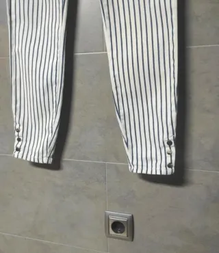 Pantalón pitillo rayas Stradivarius