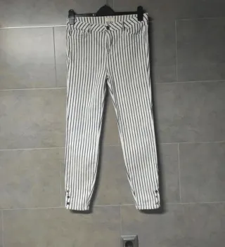 Pantalón pitillo rayas Stradivarius
