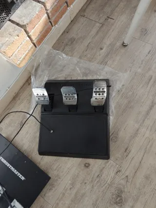 Thrusmaster 248 ps5.