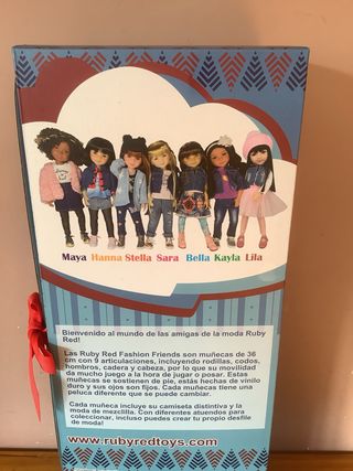 Muñeca Ruby Red Fashion Friends