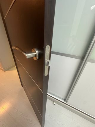 1 Puerta Derecha 62,5  (Wengué) marcos y pomos