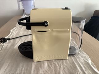 Cafetera Nespresso Crema