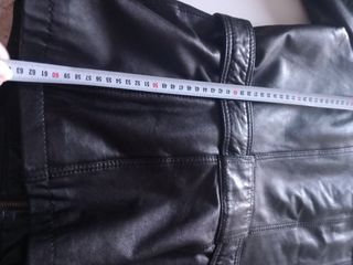 Chaqueta de cuero Fórmula Joven Negra