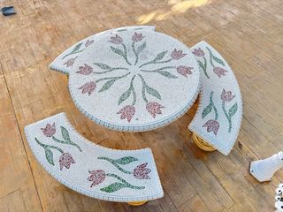 Tavolo in pietra con panche (giardino)