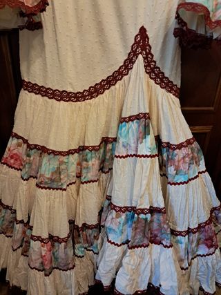 Traje Flamenca Beige Adornos Buganvilla Talla Únic