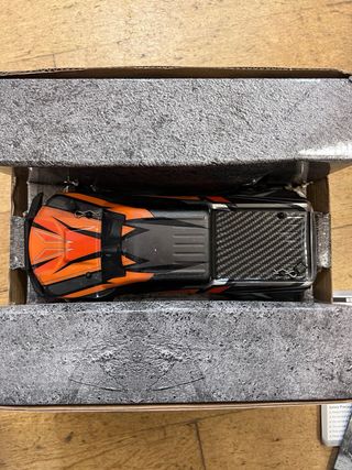 Carro RC Brushless 1/16 4WD – Monster Truck Rápido