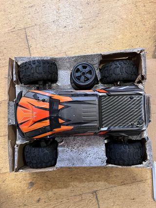 Carro RC Brushless 1/16 4WD – Monster Truck Rápido