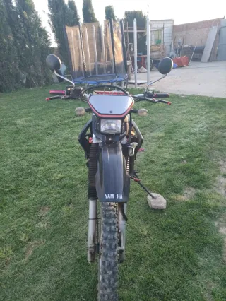 Yamaha DT125 Enduro/Motocross Moto