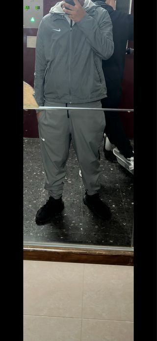 Conjunto Nike Miller Gris y Negro