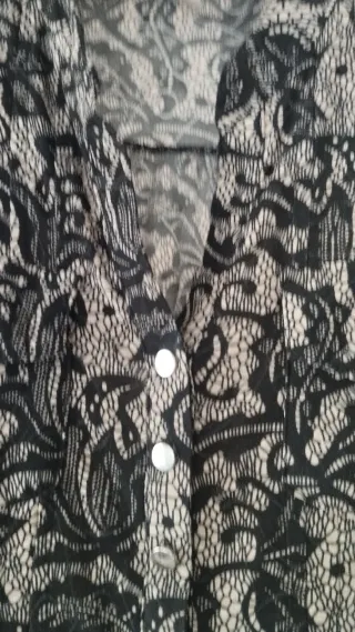 Blusón estampado negro y beige