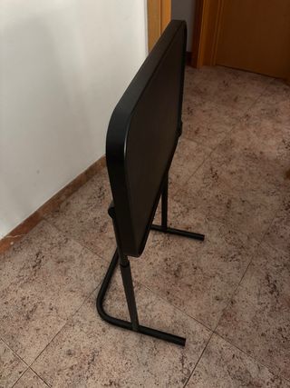 Mesa auxiliar negra metálica