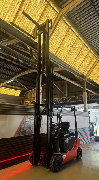 CARRETILLA ELEVADORA 1600 KG SEGUNDA MANO