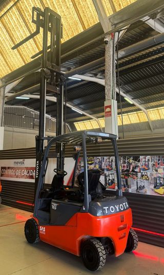 CARRETILLA ELEVADORA 1600 KG SEGUNDA MANO