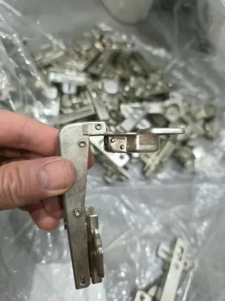 Bisagras para puertas de cocina