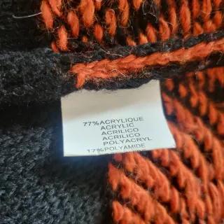 Abrigo punto de JOT flecos étnico talla única.