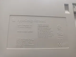 Apple Power Macintosh Performa 6320 con tastiera