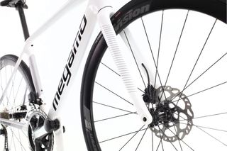 Megamo Raise Di2 12V (carretera) t.52 Reacondicionada