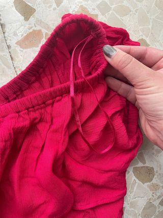 Top Hombros Descubiertos Volante Fucsia Bershka
