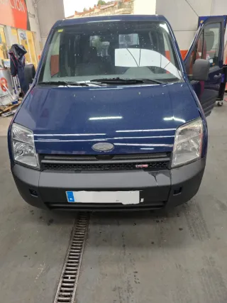 Ford Grand Tourneo Connec 2005