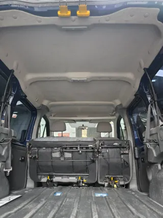Ford Grand Tourneo Connec 2005