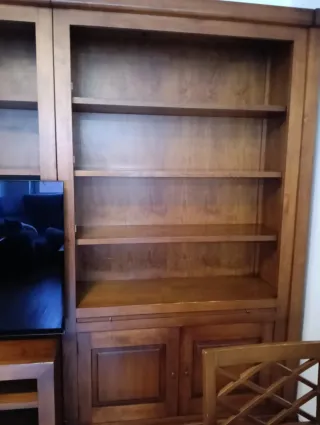 Mueble de salón madera y cristal